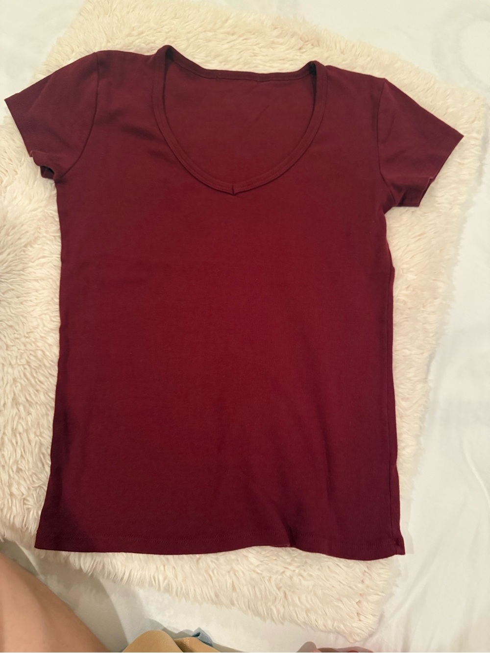 Brandy Melville Short Sleeve V-Neck Tee - Burgundy
